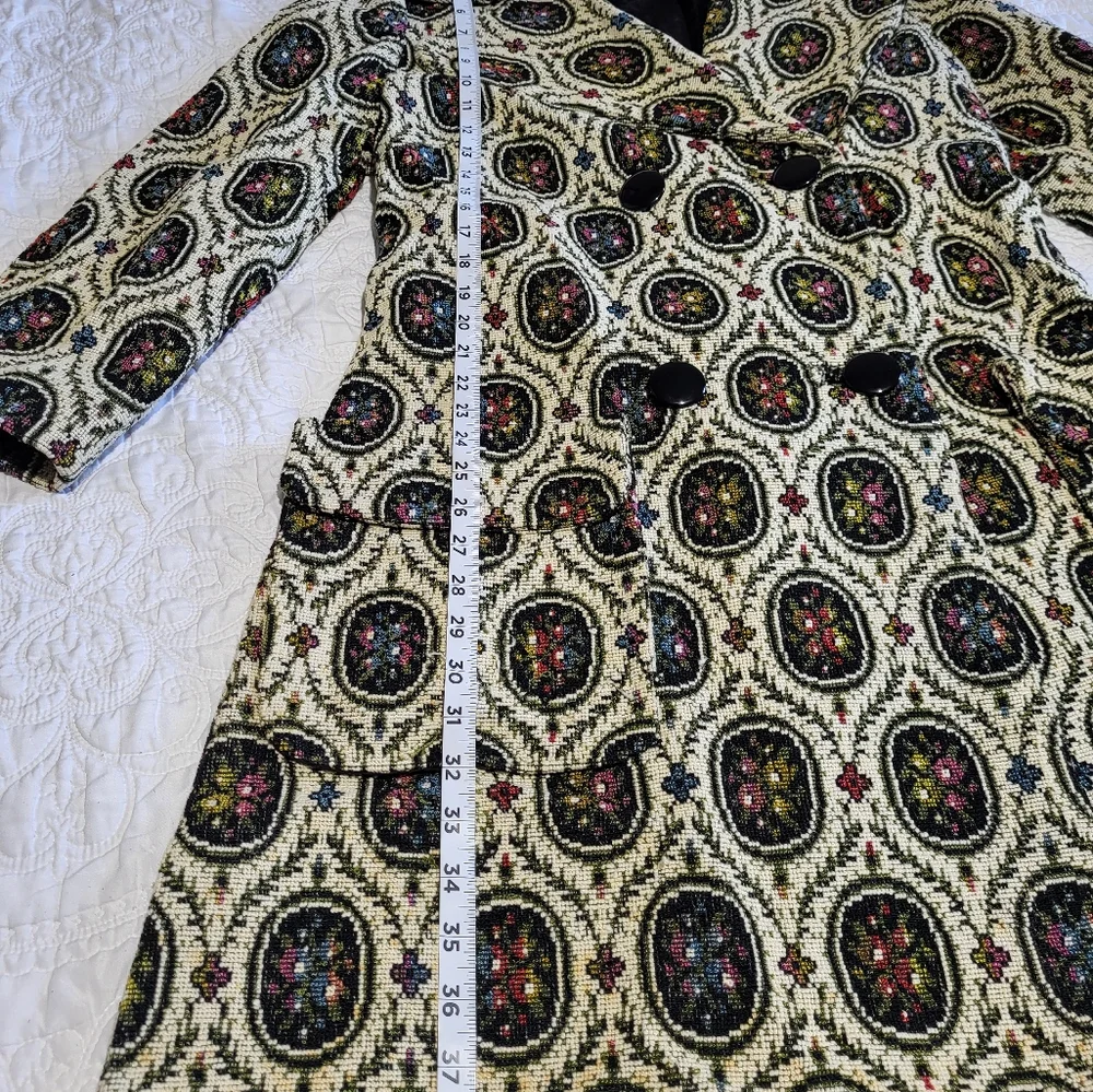Vintage Paisley Patterned Coat with Black Buttons Size Large - Picture 5 of 12